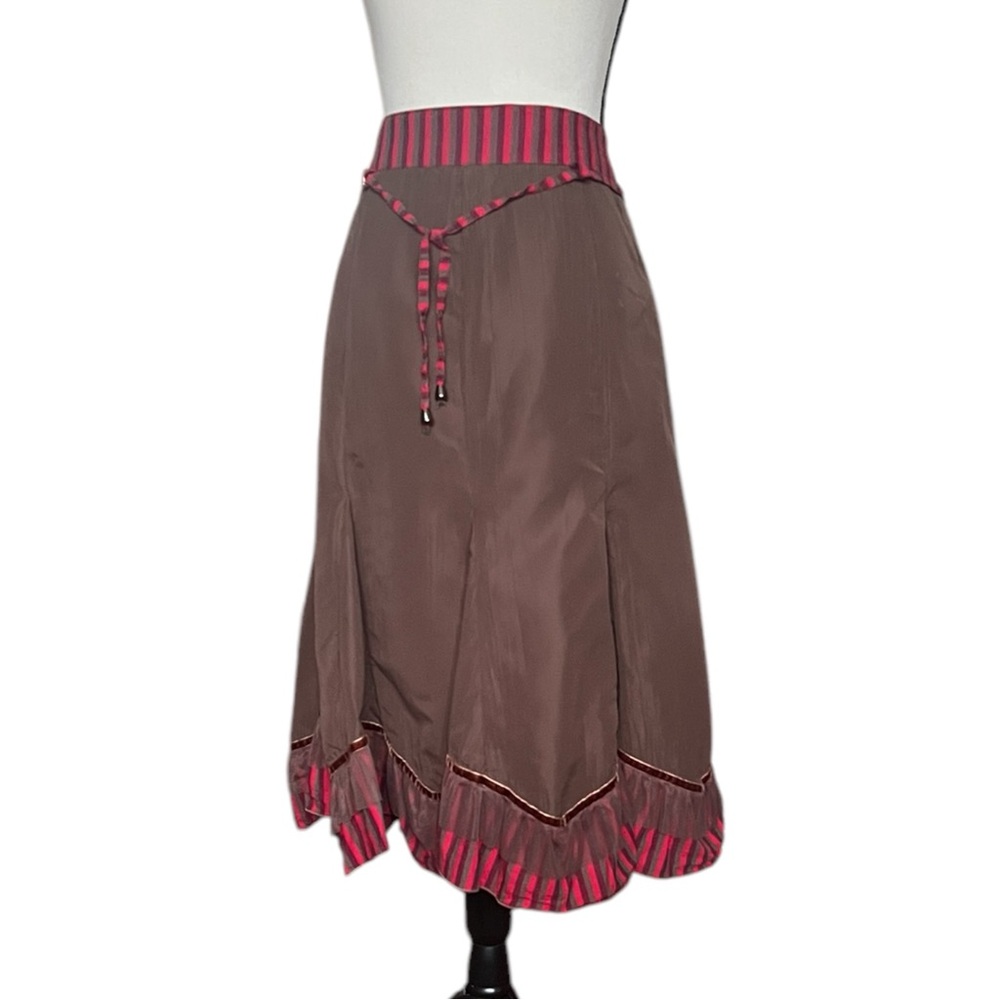 Boho KOPA Brown Stitched down thigh with wide ruffle bottom. Size Large